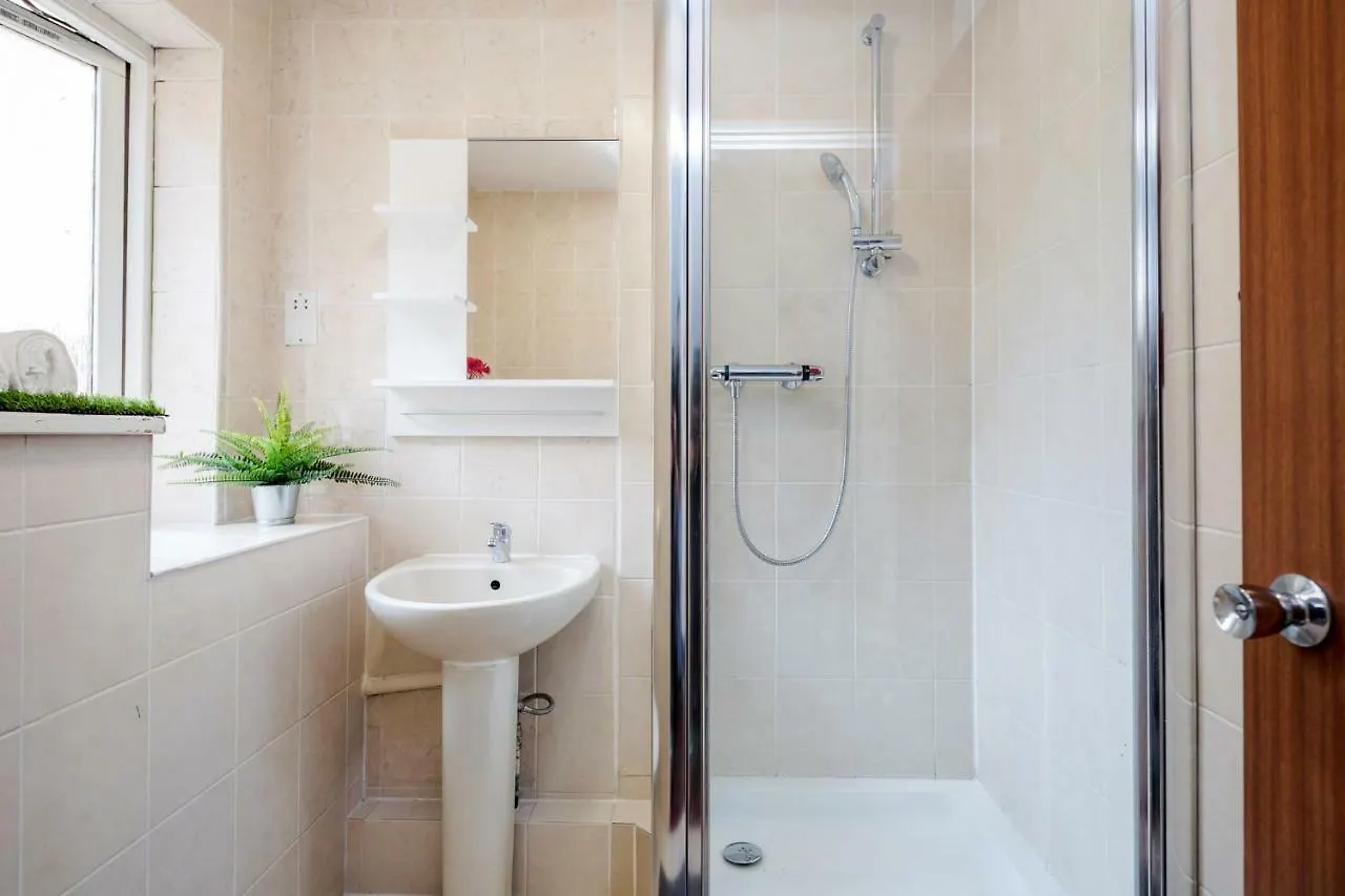 Donatello Rooms Tower Bridge London Guest house