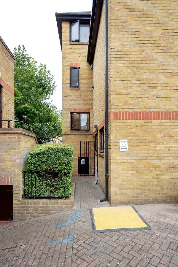 Donatello Rooms Tower Bridge London Guest house